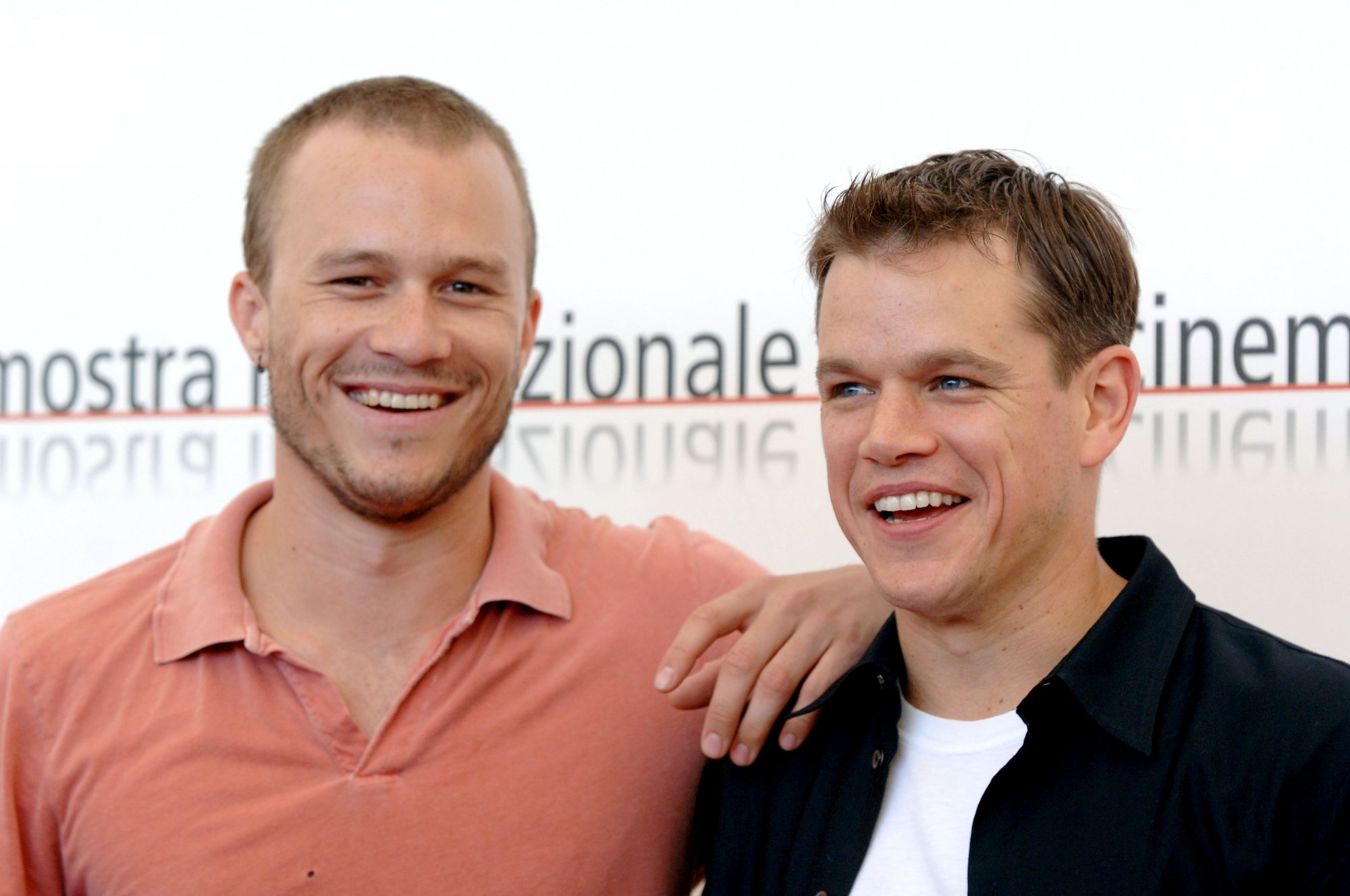 Heath Ledger et Matt Damon lors du photocall des Frères Grimm au Festival de Venise, en septembre 2005.