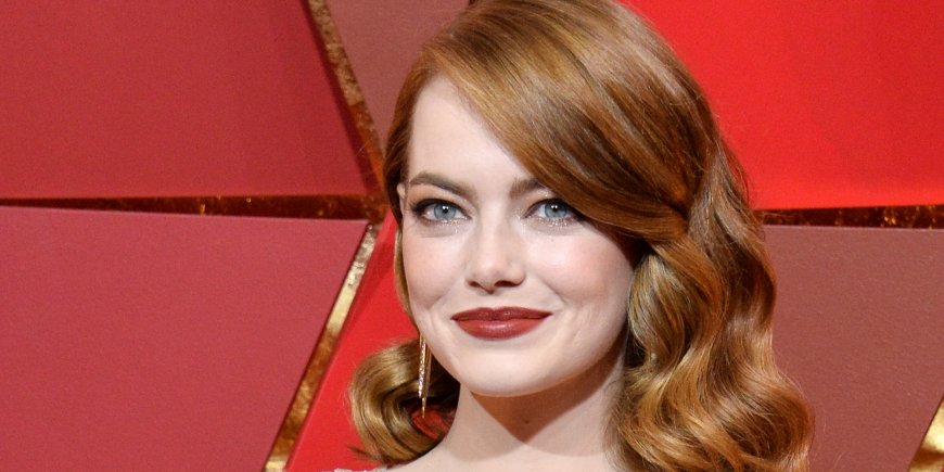 Emma Stone sur le tapis rouge des Oscars à Los Angeles, le 26 février 2017.