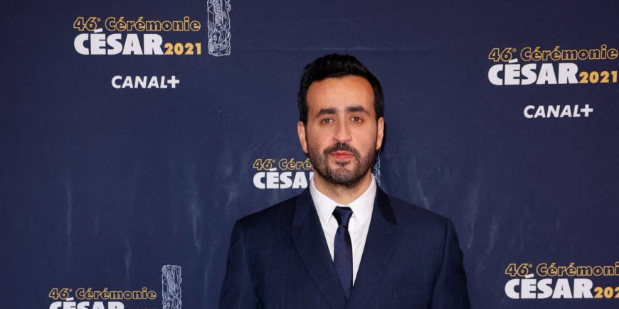 Jonathan Cohen lors du photocall lors de la 46ème cérémonie des César à l'Olympia à Paris, le 12 mars 2021.