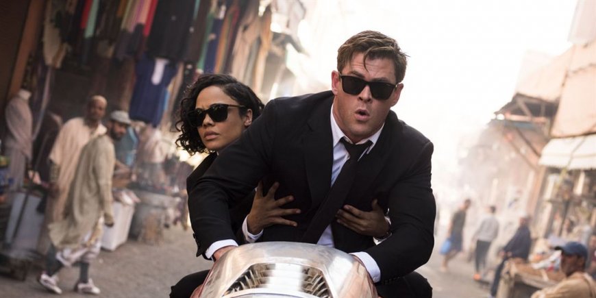 Chris Hemsworth et Tessa Thompson dans