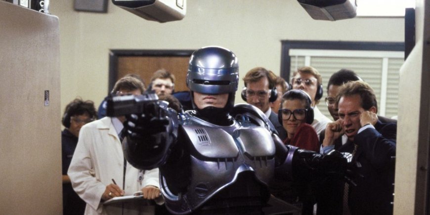 Peter Weller dans