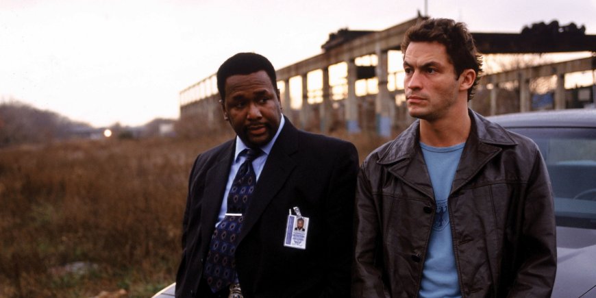 Wendell Pierce et Dominic West dans