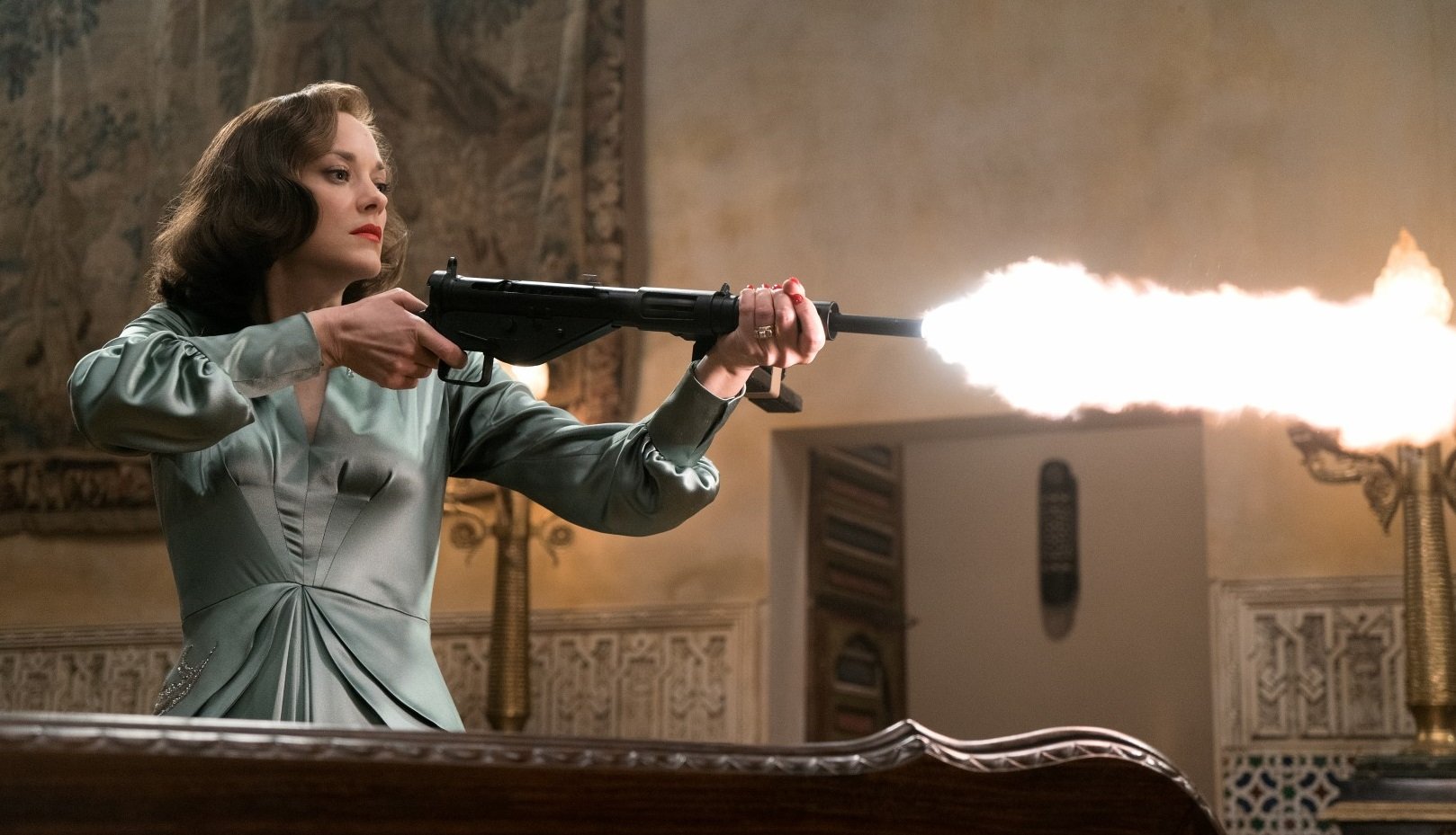 Marion Cotillard prend les armes dans 