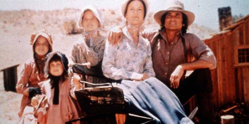 Melissa Sue Anderson, Lindsay Greenbush, Melissa Gilbert, Michael Landon et Karen Grassle dans