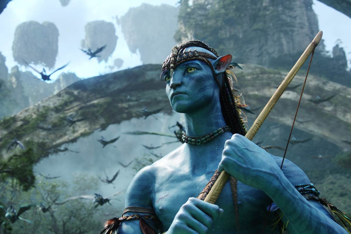 Sam Worthington sous les traits bleutés de son personnage d'Avatar.