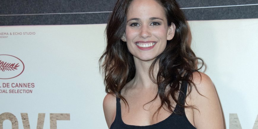 Lucie Lucas à l'avant-première de