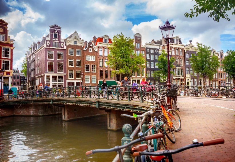 Amsterdam : le cannabis bientôt réservé aux locaux Amsterdam : le cannabis bientôt réservé aux locaux