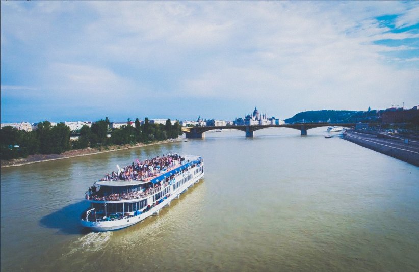 Danser sur l'eau toute la nuit à Budapest Danser sur l'eau toute la nuit à Budapest