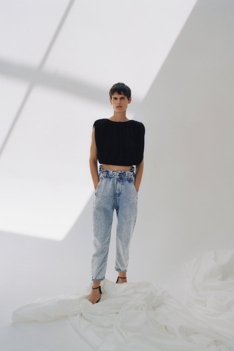 Le jean paper bag, pour les audacieuses Le jean paper bag, pour les audacieuses