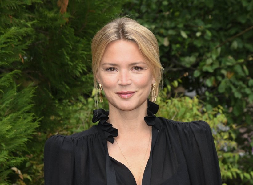 Virginie Efira, tendre moment autour d'un plateau d'échecs Virginie Efira, tendre moment autour d'un plateau d'échecs