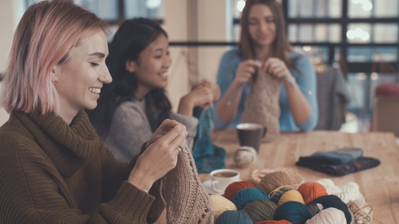 Le tricot qui fait appel aux mains et au cerveau Le tricot qui fait appel aux mains et au cerveau