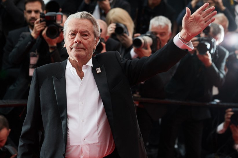 Alain Delon : "On ne peut pas être seuls" Alain Delon : "On ne peut pas être seuls"