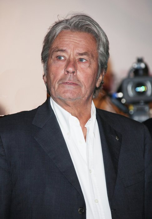 Alain Delon croit aux ovnis Alain Delon croit aux ovnis