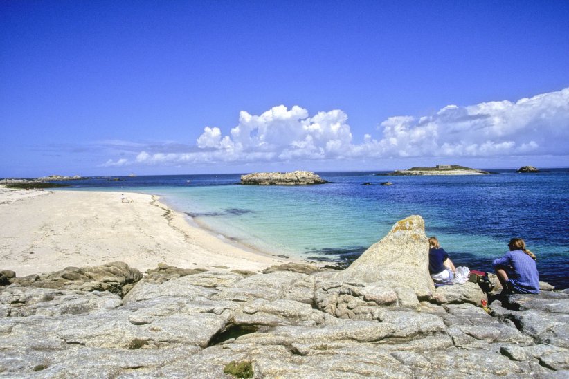 La plage de l'île Saint-Nicolas La plage de l'île Saint-Nicolas