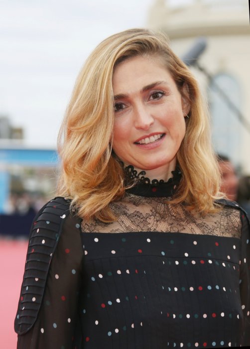 Julie Gayet : elle a posé pour la campagne pour le droit à l'IVG Julie Gayet : elle a posé pour la campagne pour le droit à l'IVG