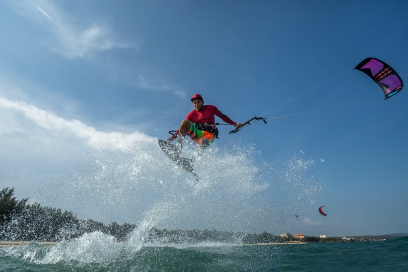 Le kitesurf, se trouver entre vents et marée Le kitesurf, se trouver entre vents et marée