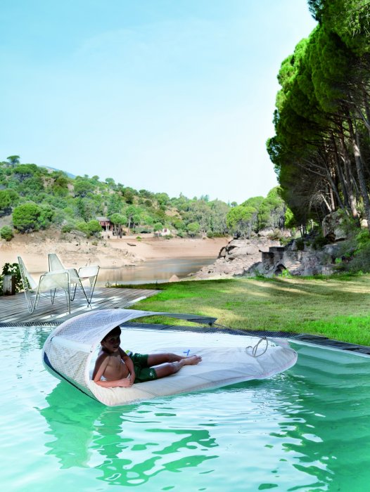 Dvelas : bain de soleil flottant Dvelas : bain de soleil flottant