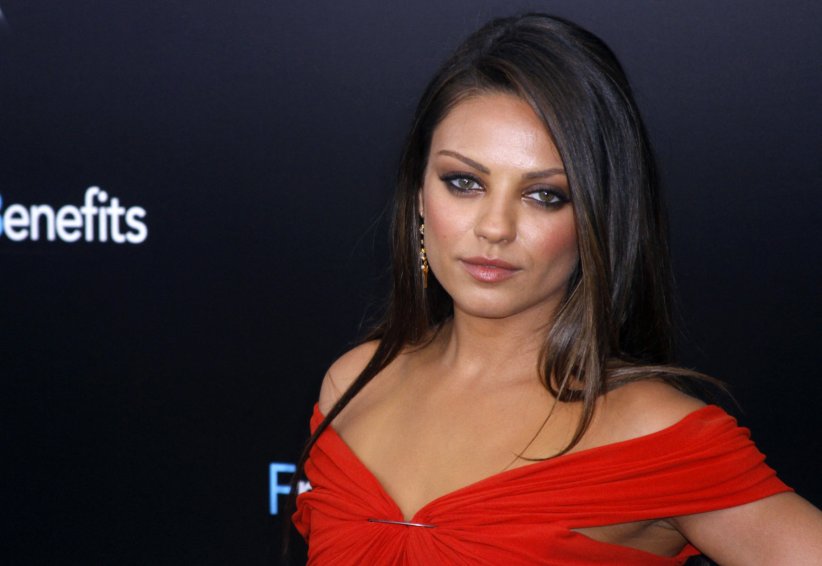 Mila Kunis a été aveugle d'un oeil pendant plusieurs années Mila Kunis a été aveugle d'un oeil pendant plusieurs années