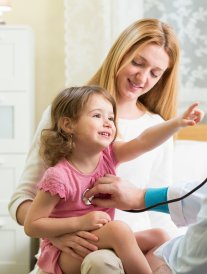 Comment rassurer son enfant avant une visite chez le docteur ?