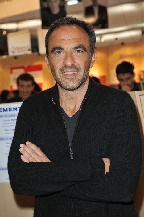 Nikos Aliagas vit à 100 à l'heure mais jamais au volant ! Nikos Aliagas vit à 100 à l'heure mais jamais au volant !