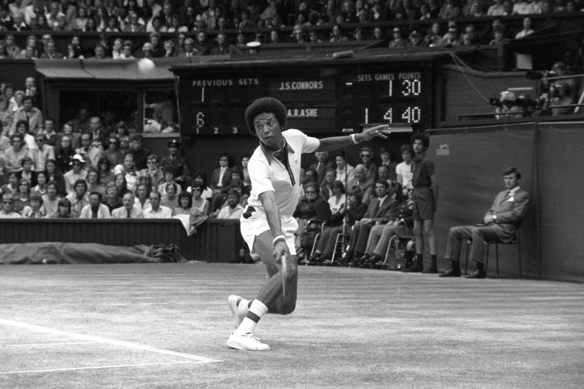 Arthur Ashe a contracté le sida après une transfusion sanguine Arthur Ashe a contracté le sida après une transfusion sanguine