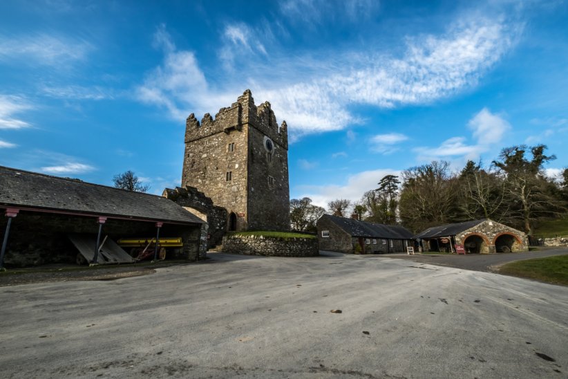 Découvrir la cour de Winterfell au sein du château de Ward Découvrir la cour de Winterfell au sein du château de Ward
