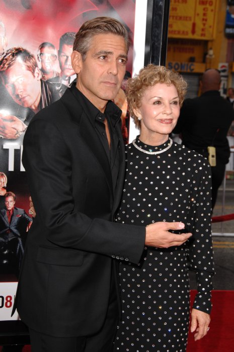 George Clooney fera bientôt de sa maman une mamie comblée George Clooney fera bientôt de sa maman une mamie comblée