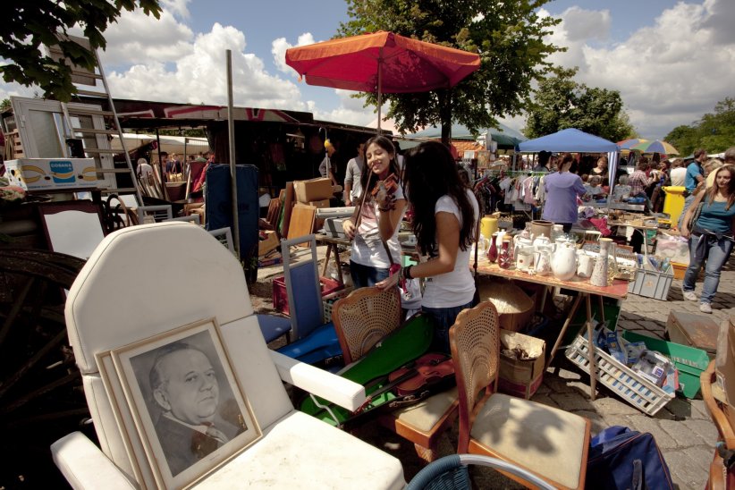 Le Flohmarkt de Mauerpark à Berlin Le Flohmarkt de Mauerpark à Berlin