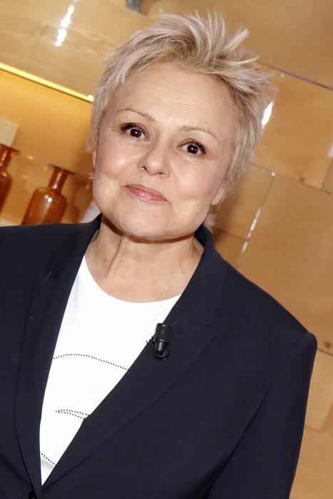 Muriel Robin : attaquée sur les réseaux sociaux Muriel Robin : attaquée sur les réseaux sociaux