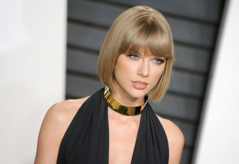 Taylor Swift, une main mal placée Taylor Swift, une main mal placée