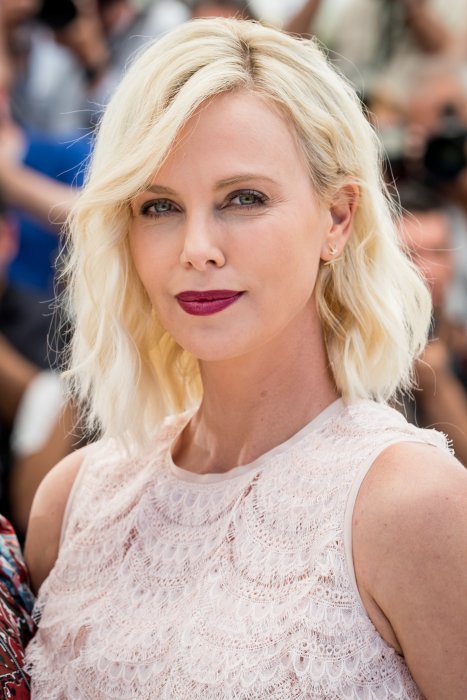 Charlize Theron : prête à traverser le désert pour un homme ! Charlize Theron : prête à traverser le désert pour un homme !