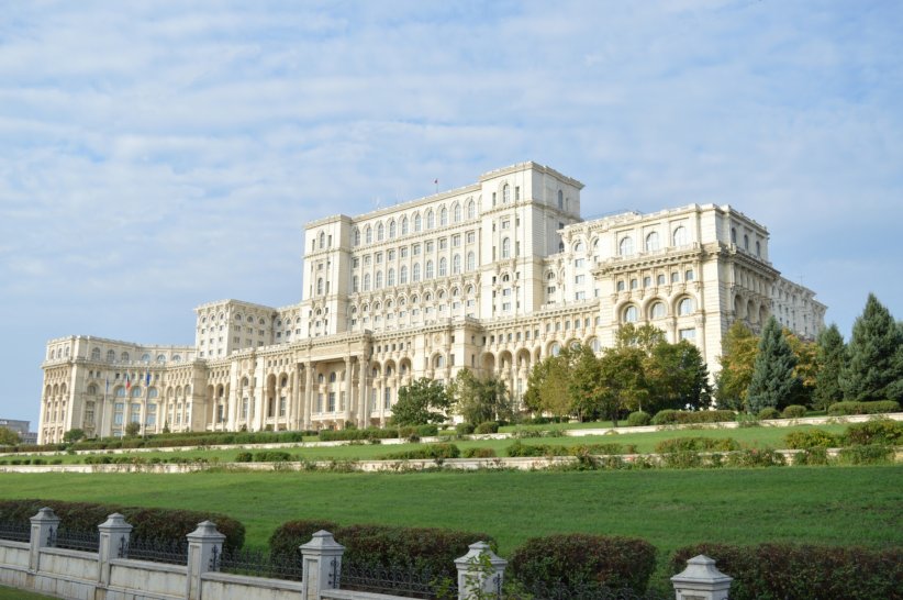 Le Palais du Parlement, au centre de Bucarest Le Palais du Parlement, au centre de Bucarest