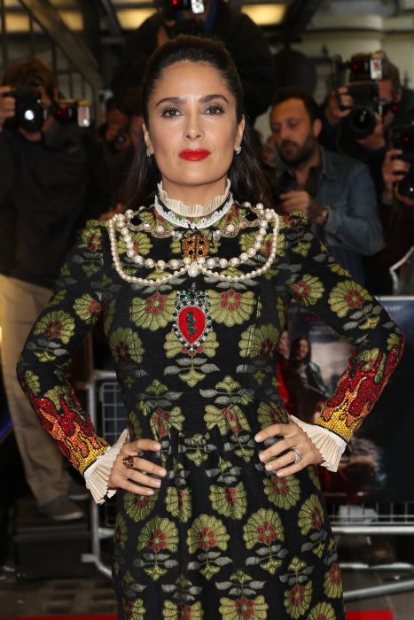 Salma Hayek : elle fait le grand écart avec son choix de carrière Salma Hayek : elle fait le grand écart avec son choix de carrière