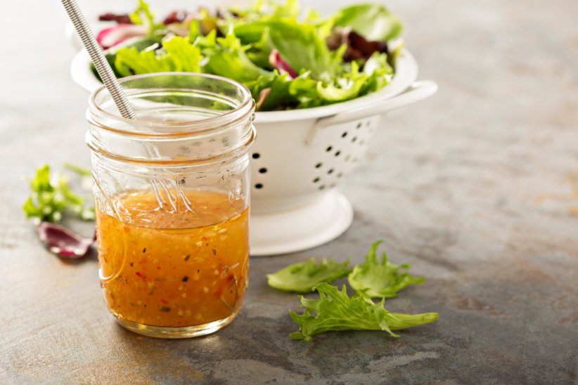 Faire disparaître l'huile de la sauce vinaigrette Faire disparaître l'huile de la sauce vinaigrette