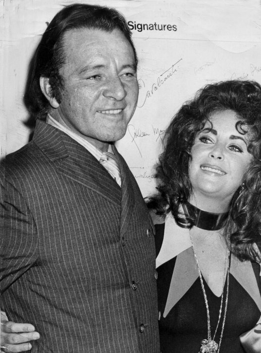Elizabeth Taylor et Richard Burton ont divorcé deux fois Elizabeth Taylor et Richard Burton ont divorcé deux fois
