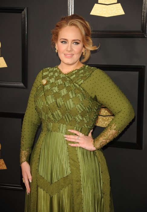 Adele est fière de ressembler à la majorité des femmes Adele est fière de ressembler à la majorité des femmes