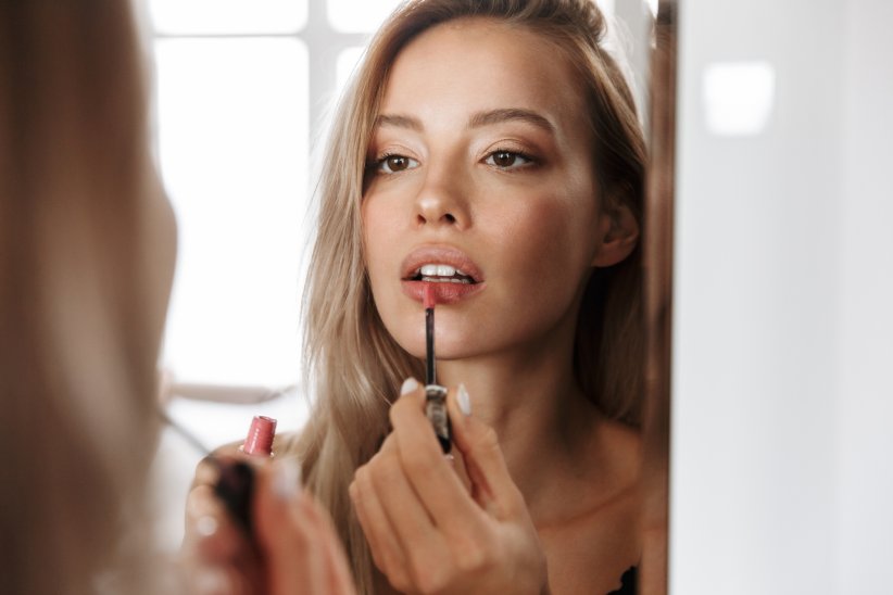 Jouer avec le maquillage pour des lèvres pulpeuses Jouer avec le maquillage pour des lèvres pulpeuses