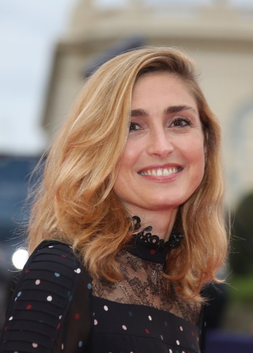 Julie Gayet : marraine d'un programme contre le sexisme au gouvernement Julie Gayet : marraine d'un programme contre le sexisme au gouvernement