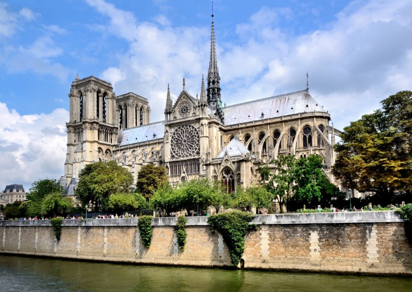 Notre-Dame-de-Paris, pour sa renommée Notre-Dame-de-Paris, pour sa renommée