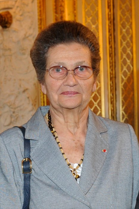 Simone Veil, figure du scoutisme féminin Simone Veil, figure du scoutisme féminin