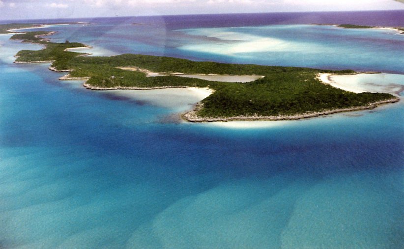 Johnny Depp possède une île privée aux Bahamas Johnny Depp possède une île privée aux Bahamas