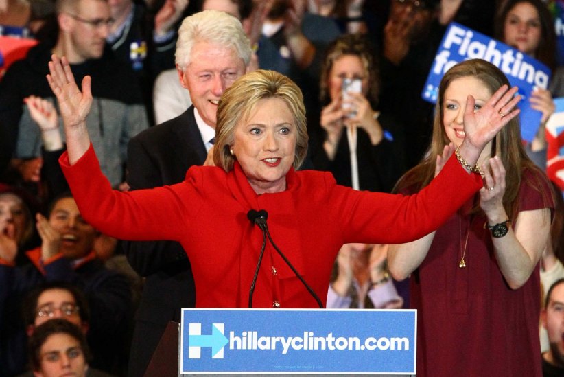 Hillary Clinton célèbre sa victoire le 2 février 2016. Hillary Clinton célèbre sa victoire le 2 février 2016.