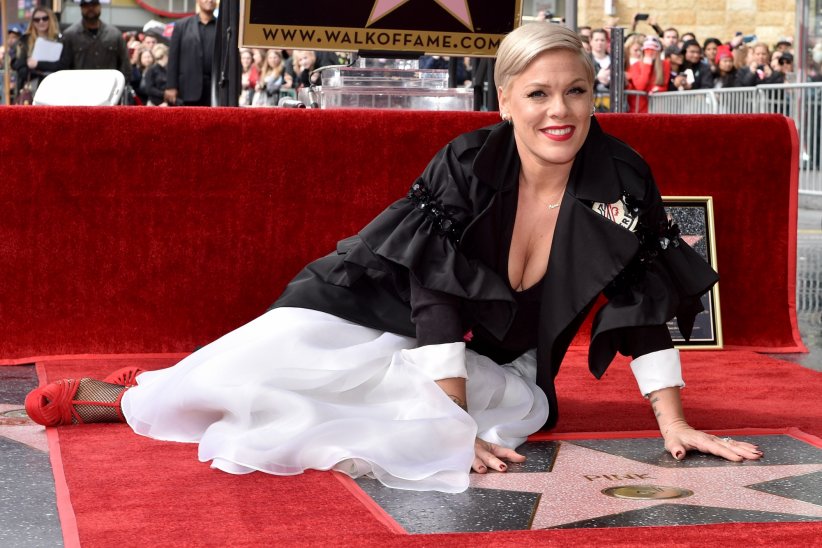 Pink inaugure son étoile sur le Walk of Fame Pink inaugure son étoile sur le Walk of Fame