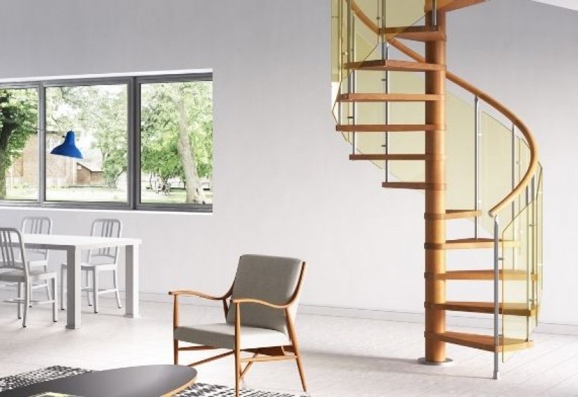 Un garde-corps transparent pour un escalier moderne Un garde-corps transparent pour un escalier moderne