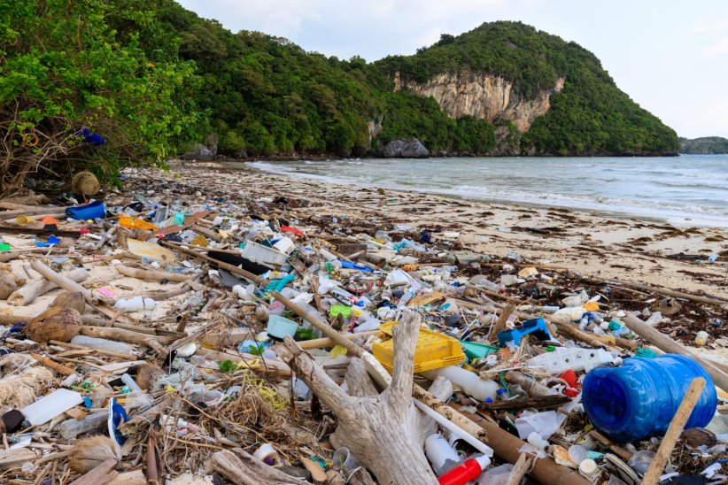 8 millions de tonnes de plastique dans nos océans 8 millions de tonnes de plastique dans nos océans