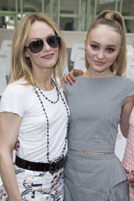 Lily-Rose Deep, si proche de Vanessa Paradis Lily-Rose Deep, si proche de Vanessa Paradis