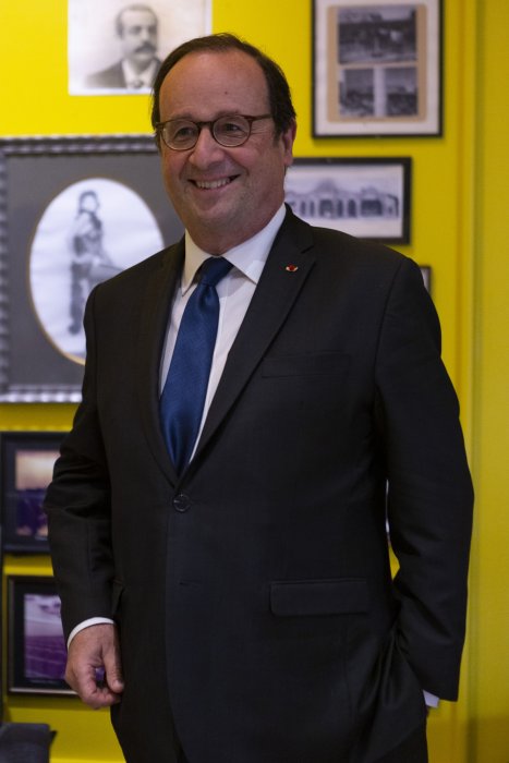 Le problème de cravate de François Hollande Le problème de cravate de François Hollande