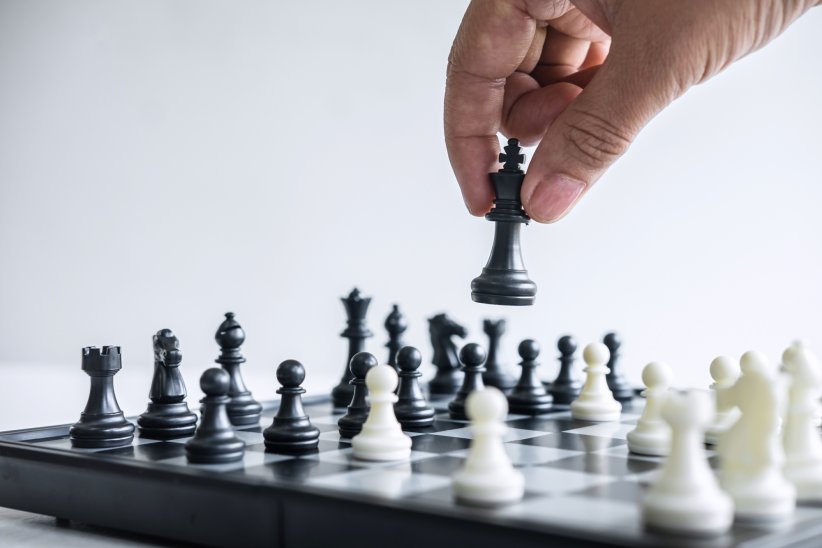 Échecs - Jouer et Apprendre : devenez imbattable aux échecs ! Échecs - Jouer et Apprendre : devenez imbattable aux échecs !
