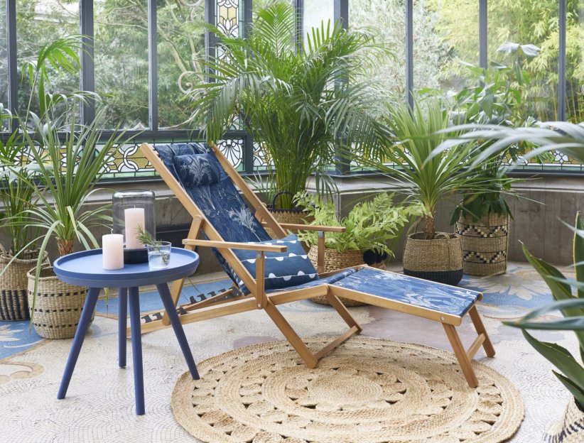 Une chaise longue tropicale Une chaise longue tropicale
