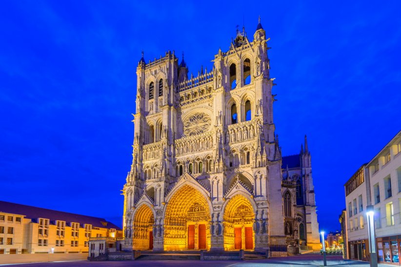 Amiens, pour les sculptures de sa façade Amiens, pour les sculptures de sa façade